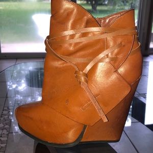 Wedge bootie
